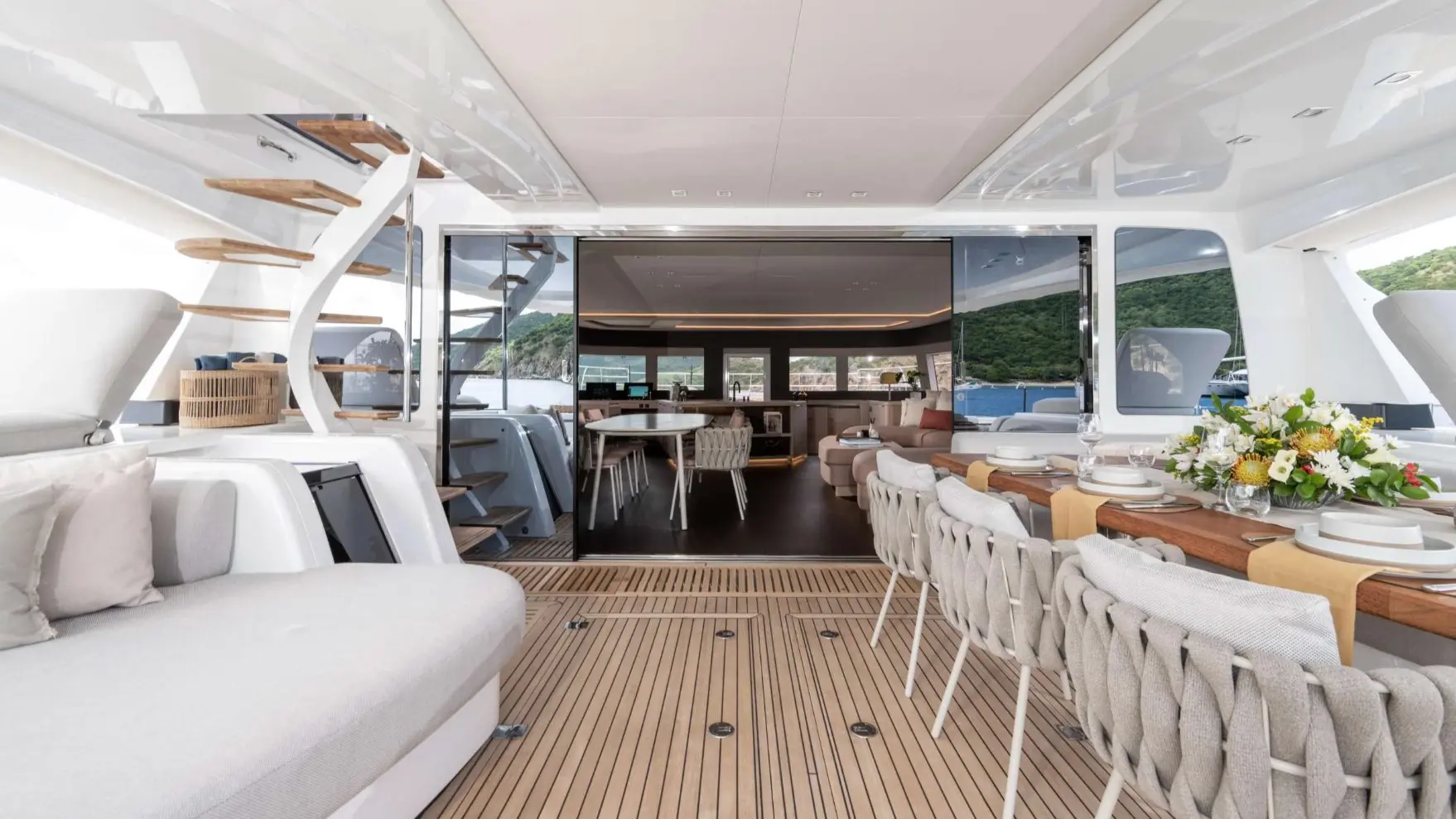 aft_deck_lagoon_catamaran