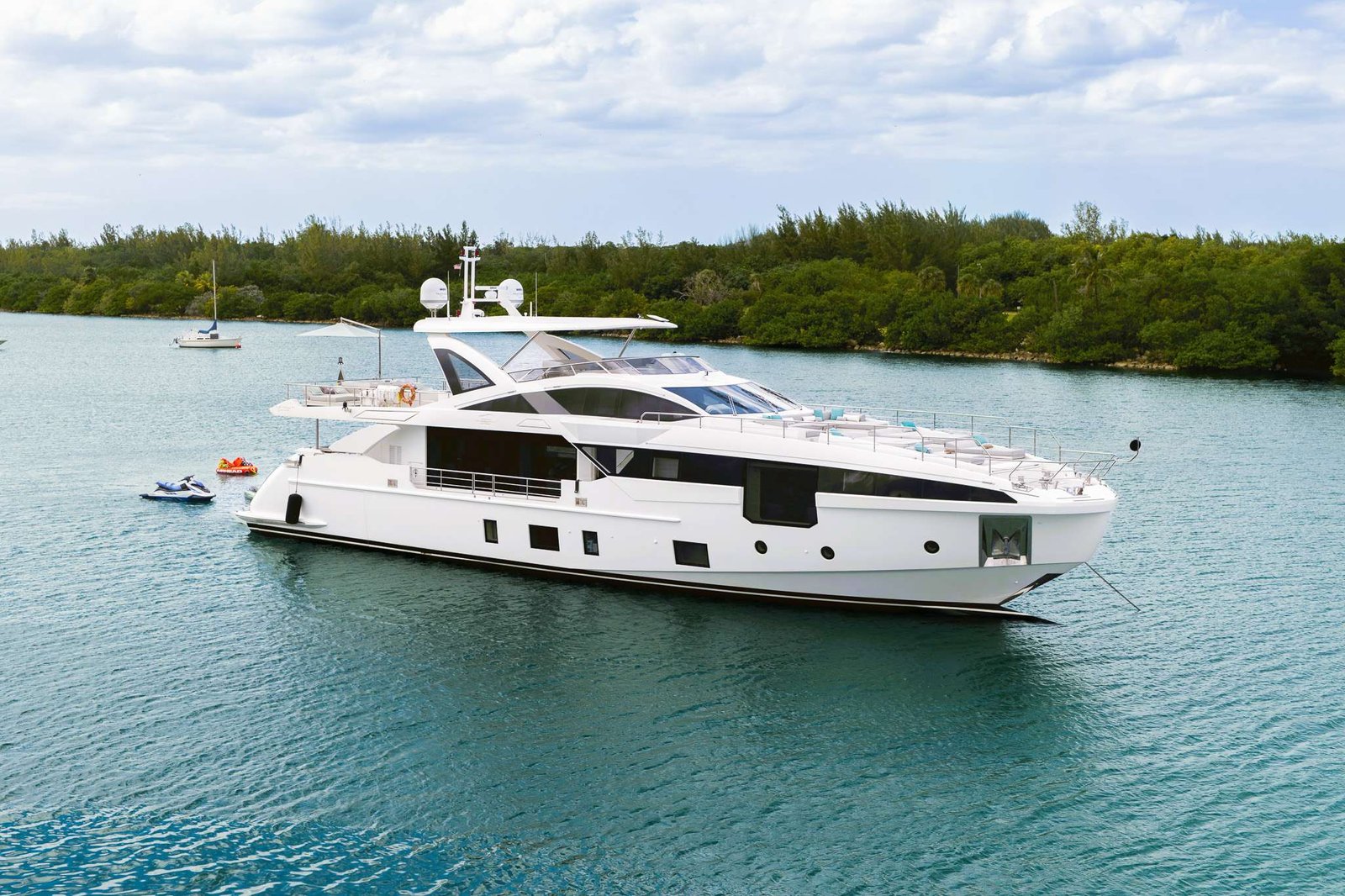 Yacht video tour preview