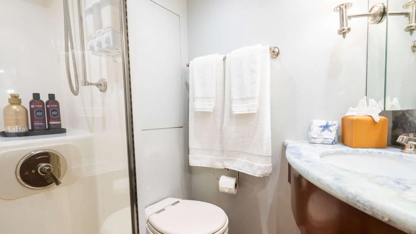 <p>Queen 2 Ensuite</p>