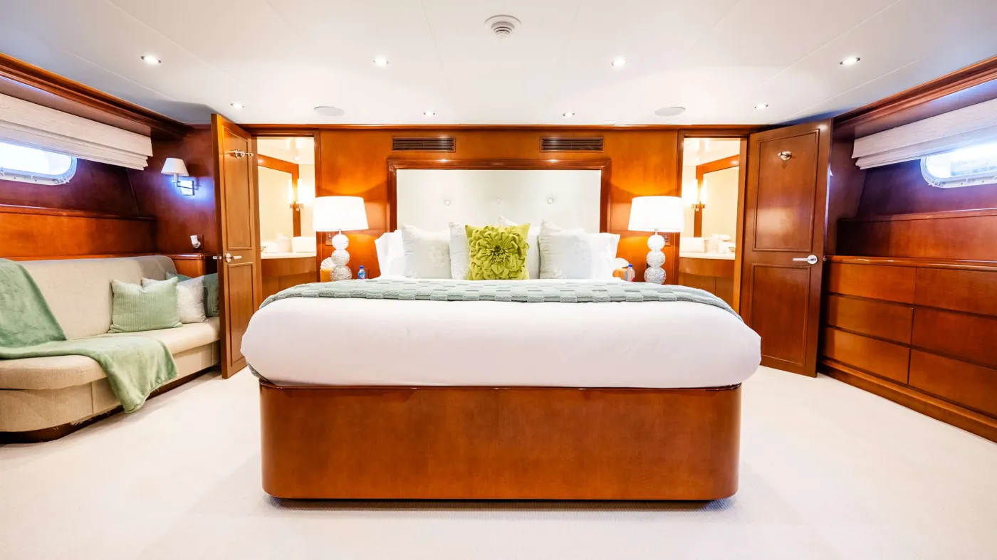 <p>King Master Stateroom</p>