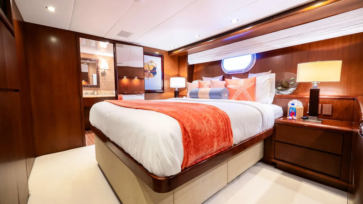 <p>VIP Queen Stateroom 1</p>
