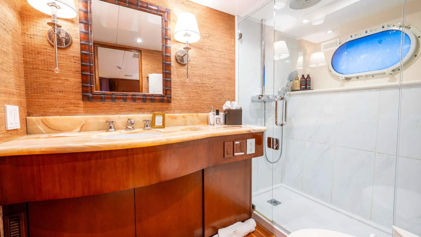 <p>Queen 1 Ensuite</p>