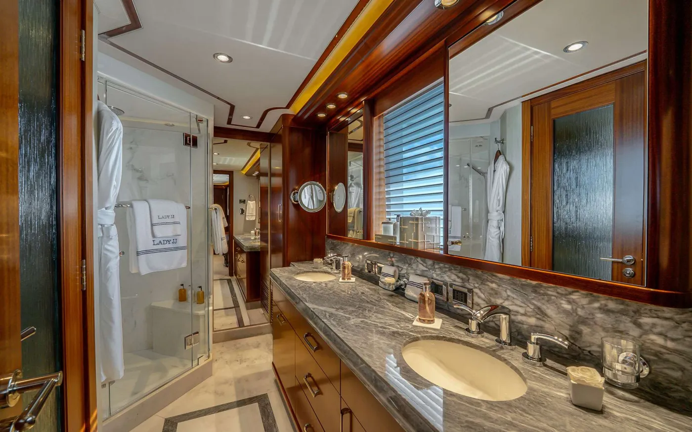 <p>Master Ensuite</p>
