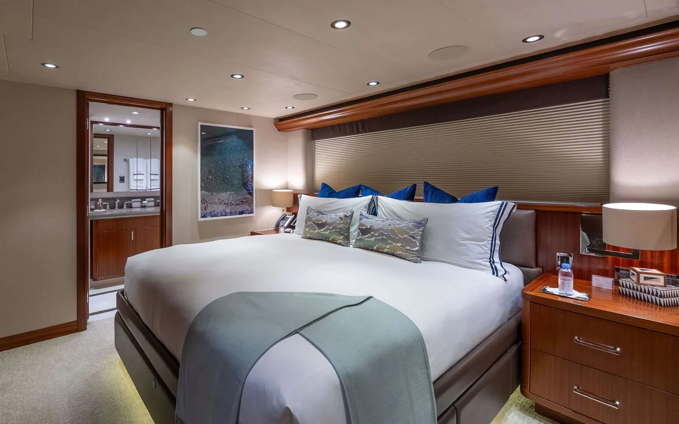 <p>VIP Stateroom</p>