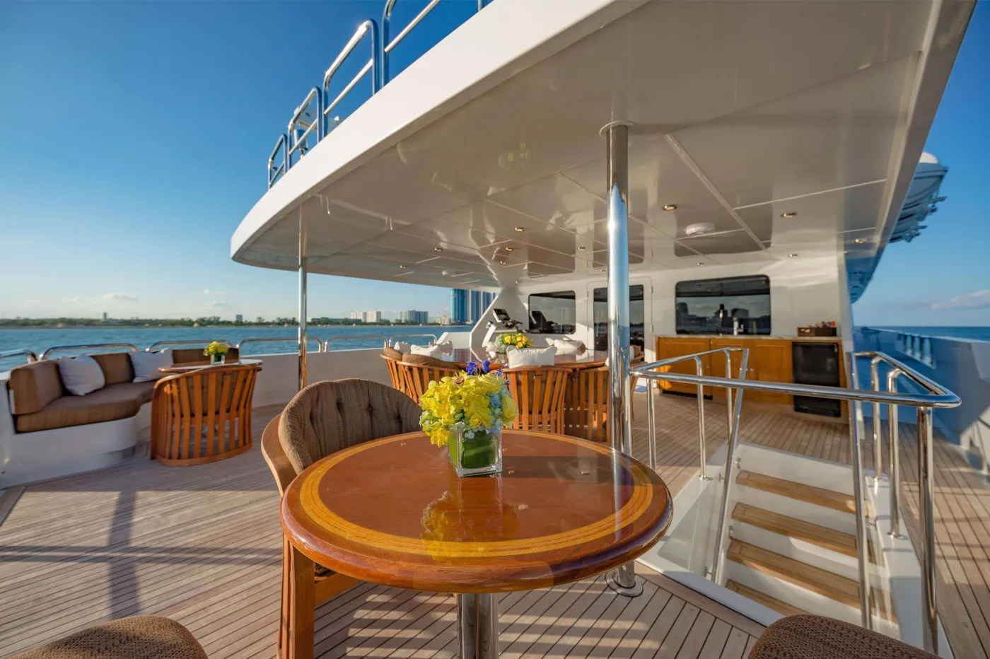 <p>Sky Lounge Deck</p>