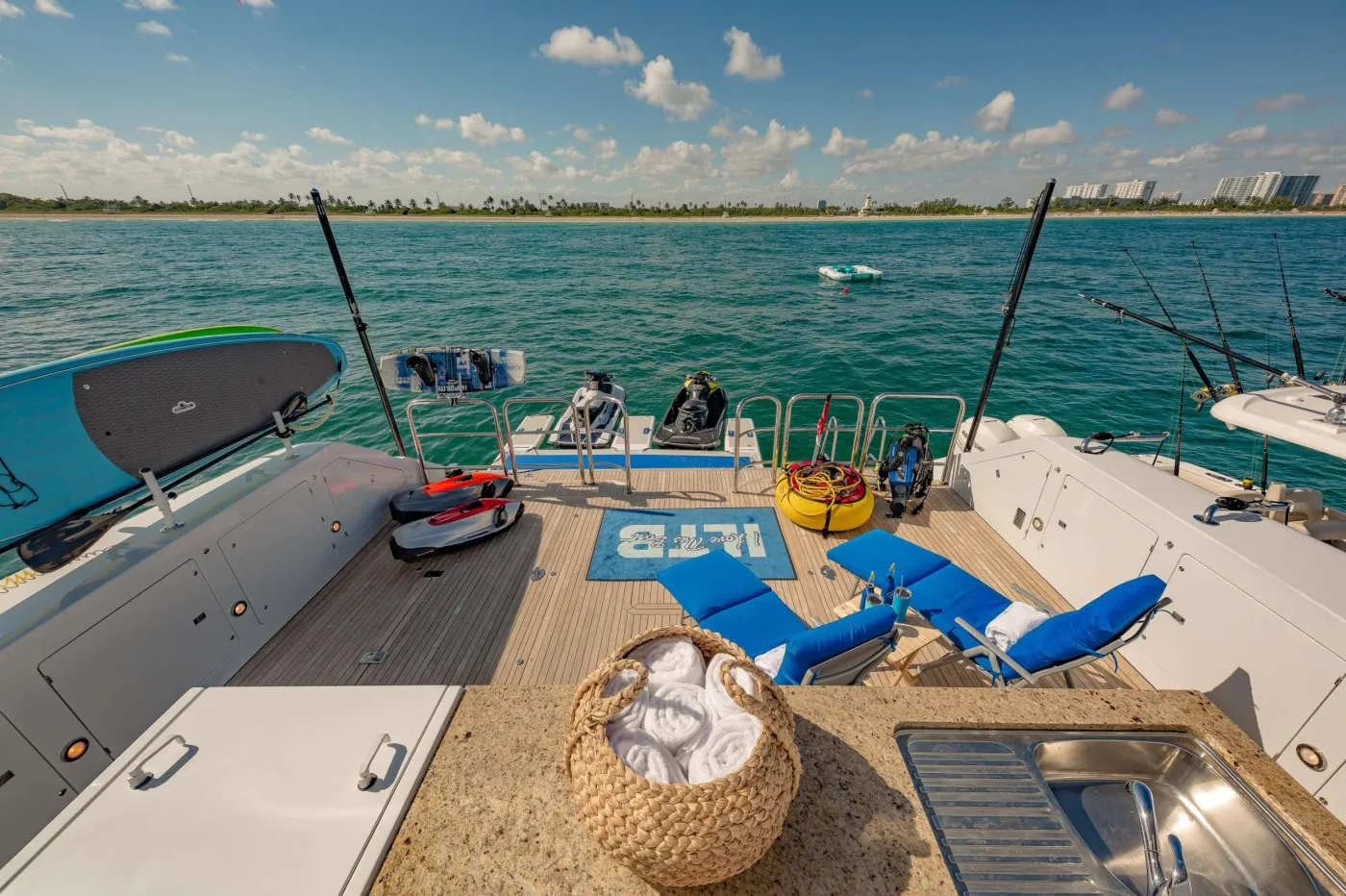 I LOVE THIS BOAT