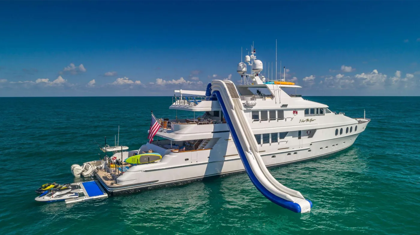 I LOVE THIS BOAT