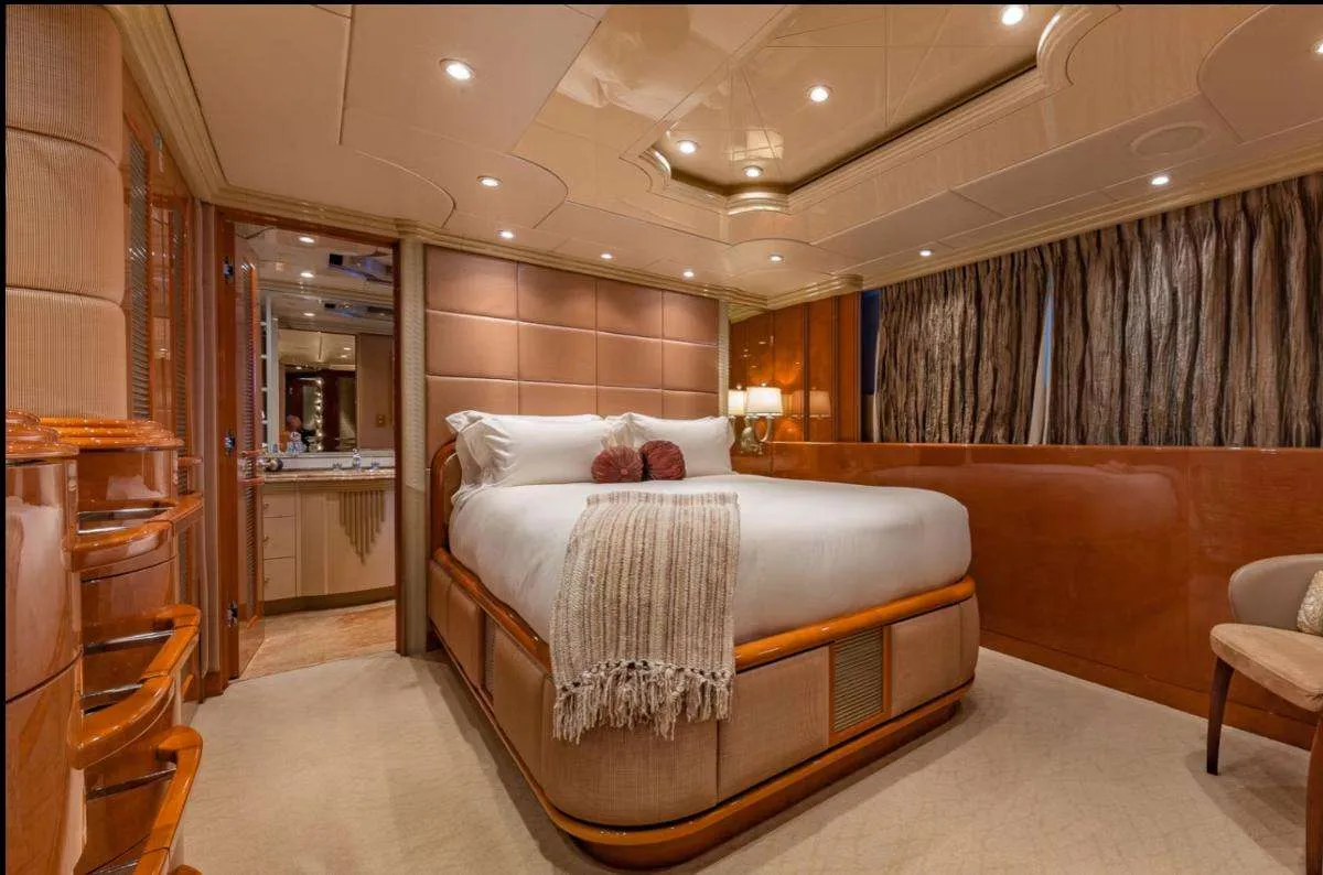 <p>Queen Stateroom #2</p>