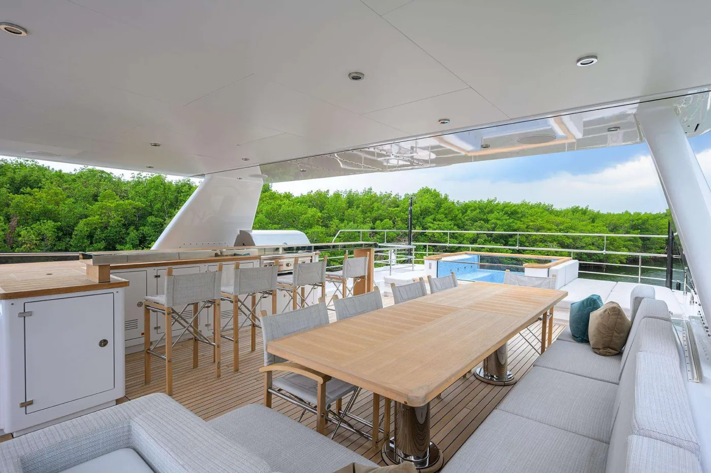 <p>Sun Deck</p>