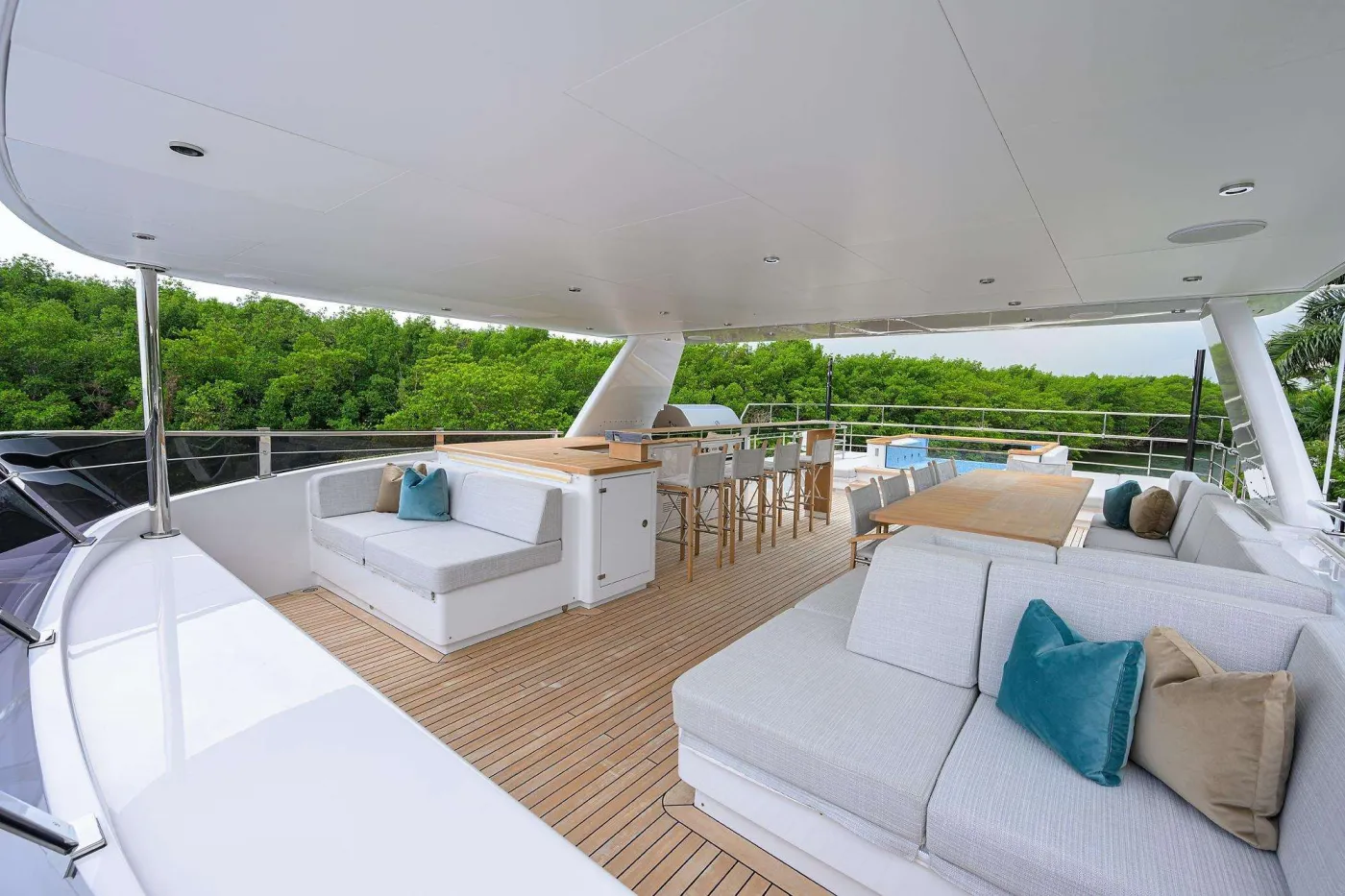 <p>Sun Deck</p>