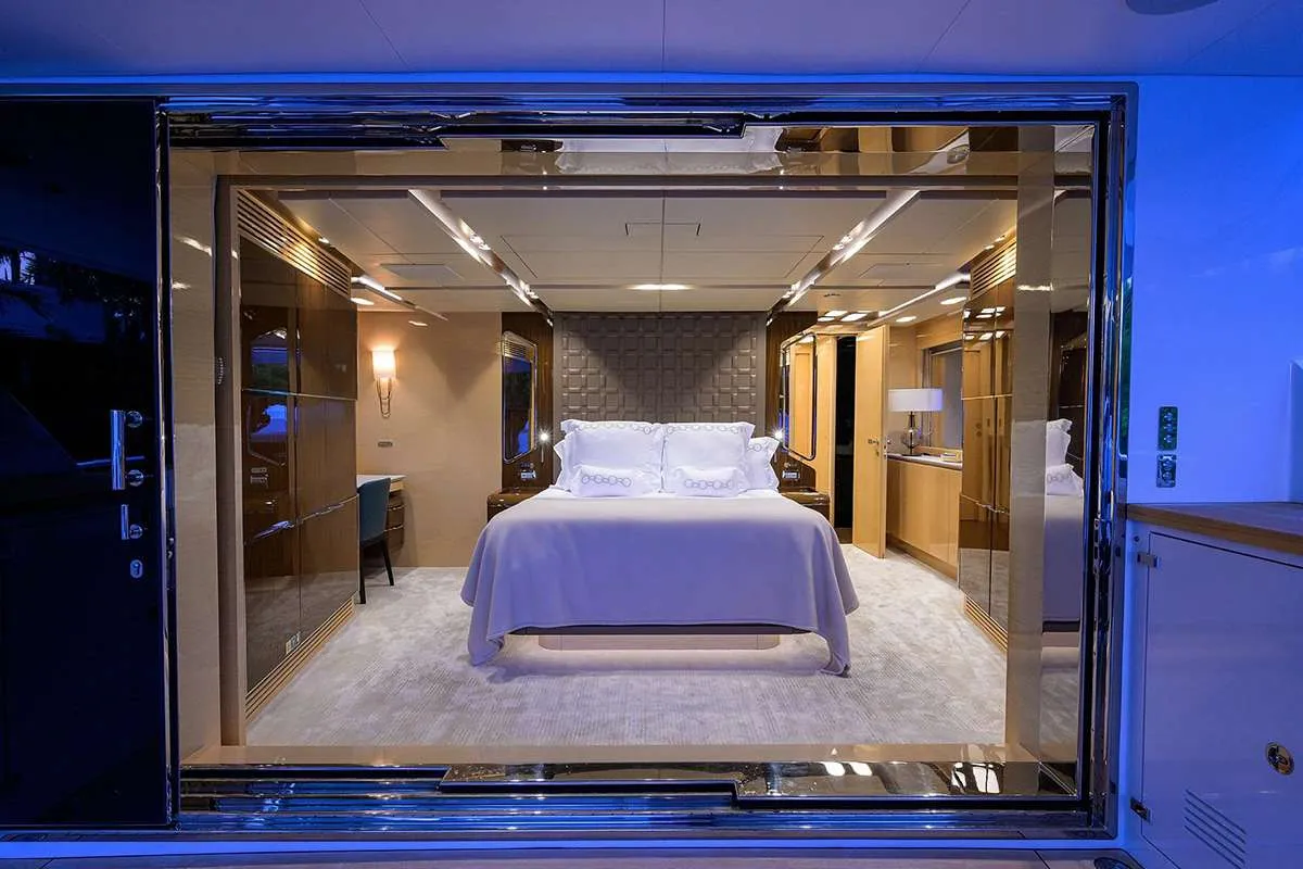 <p>Master Stateroom</p>