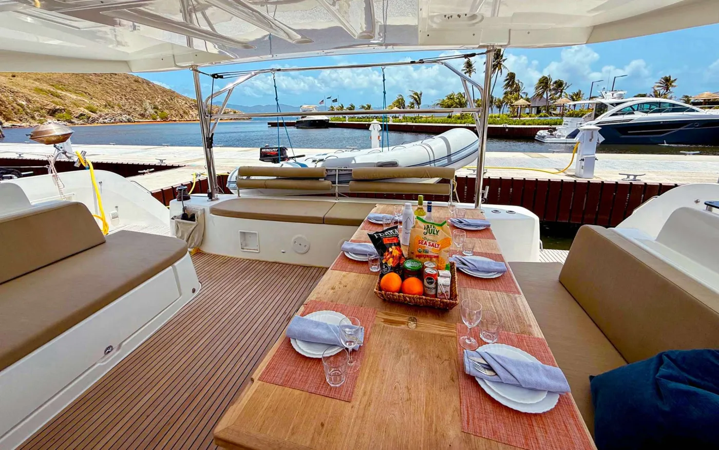 <p>The large aft cockpit with alfresco dining</p>