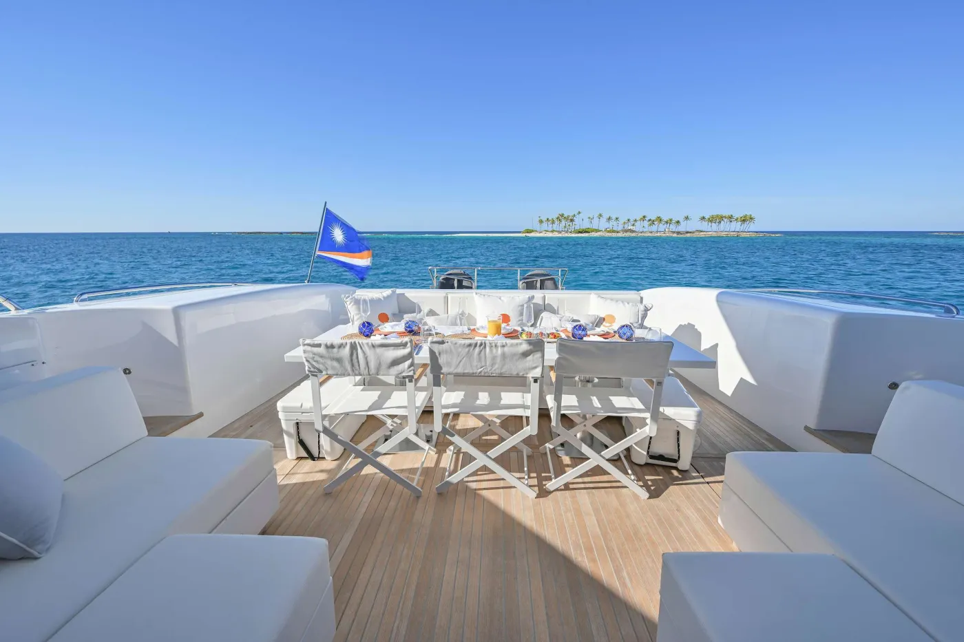 <p>Aft Deck Dining</p>