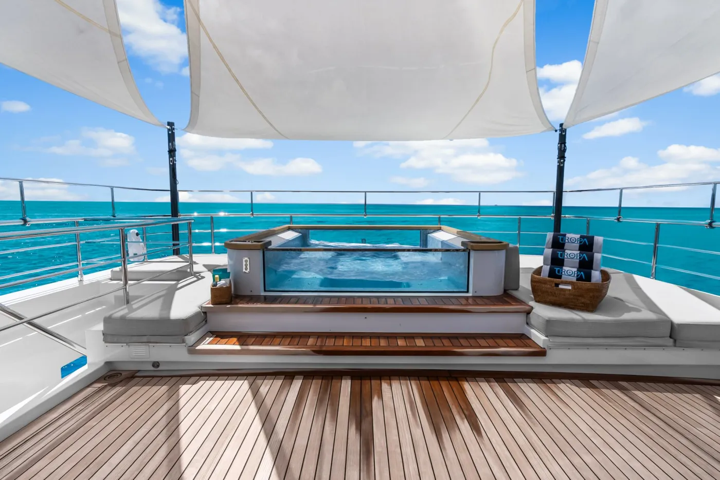 <p>Sun Deck Jacuzzi</p>