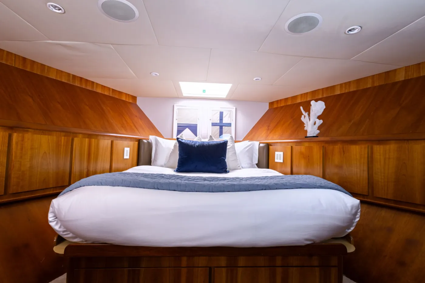 <p>VIP stateroom</p>