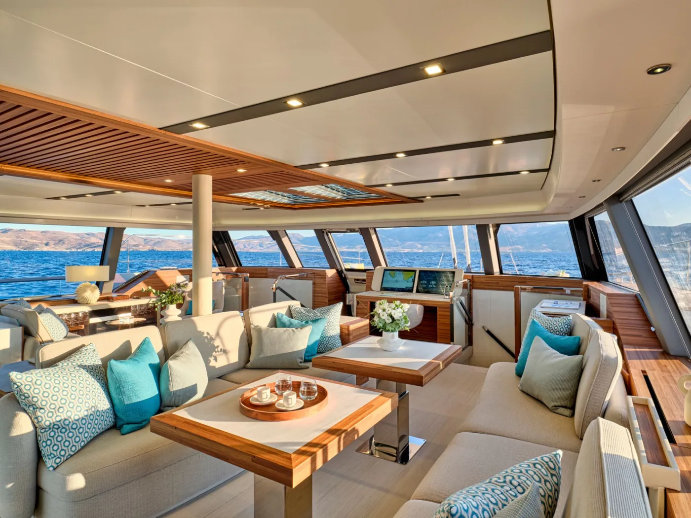<p>Main salon lounge – Sistership</p>