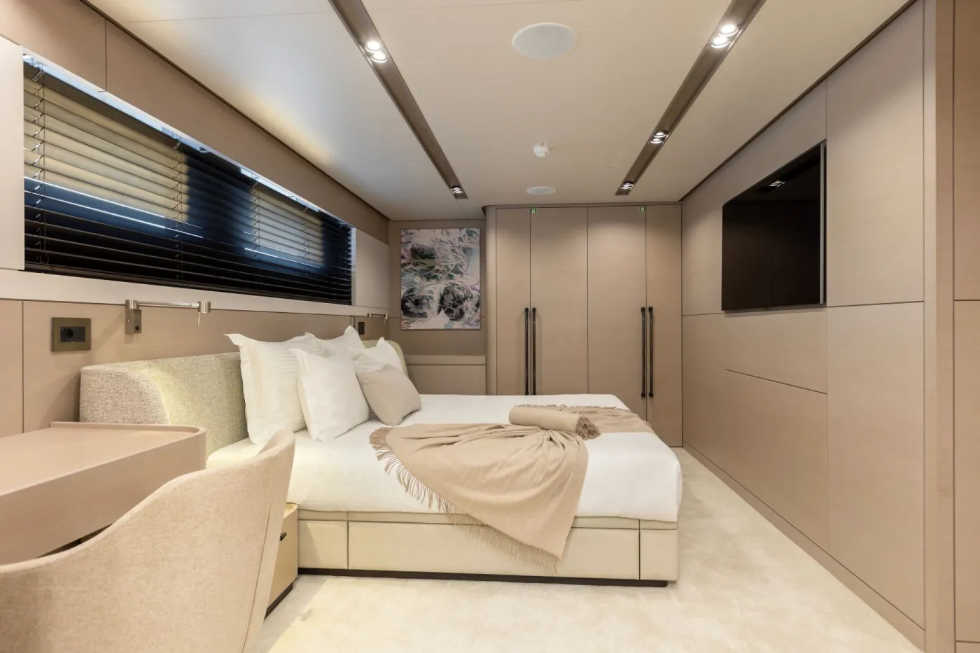 <p>Double Cabin</p>