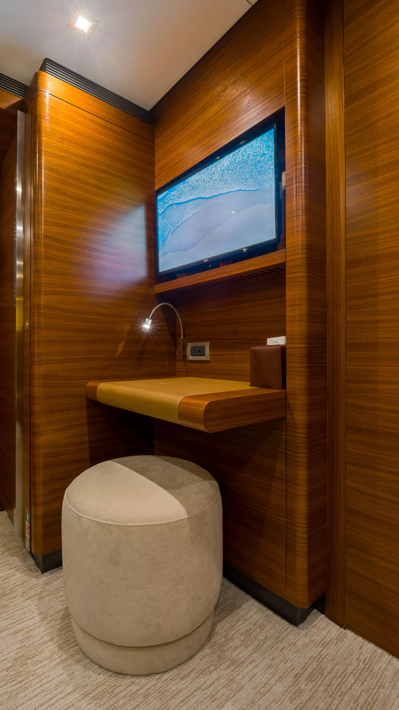 <p>Twin Stateroom #1 with Pullman Mid Ship (Stbt)</p>