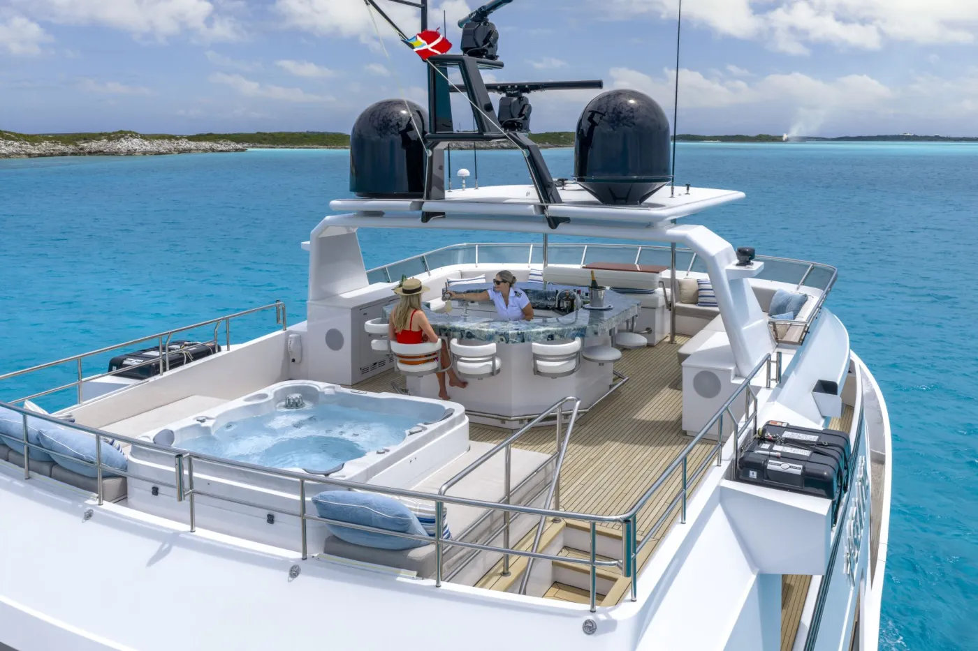 <p>Sun Deck with Jacuzzi and Bar</p>