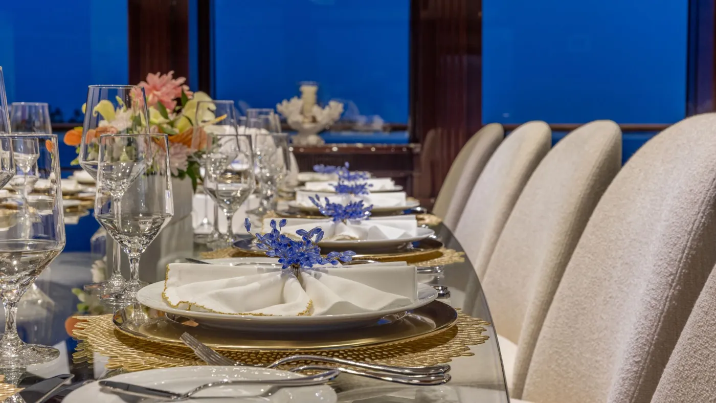 <p>Formal Dining</p>