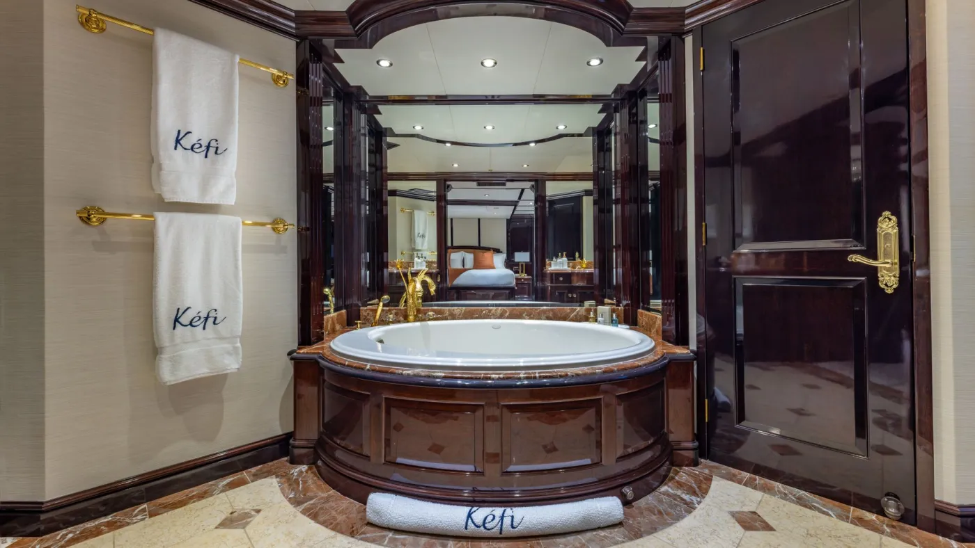 <p>Master Ensuite</p>