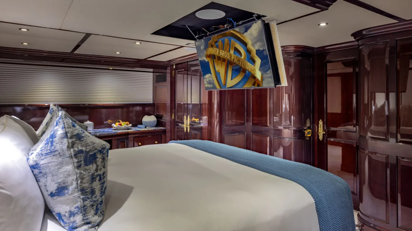 <p>VIP King Stateroom</p>