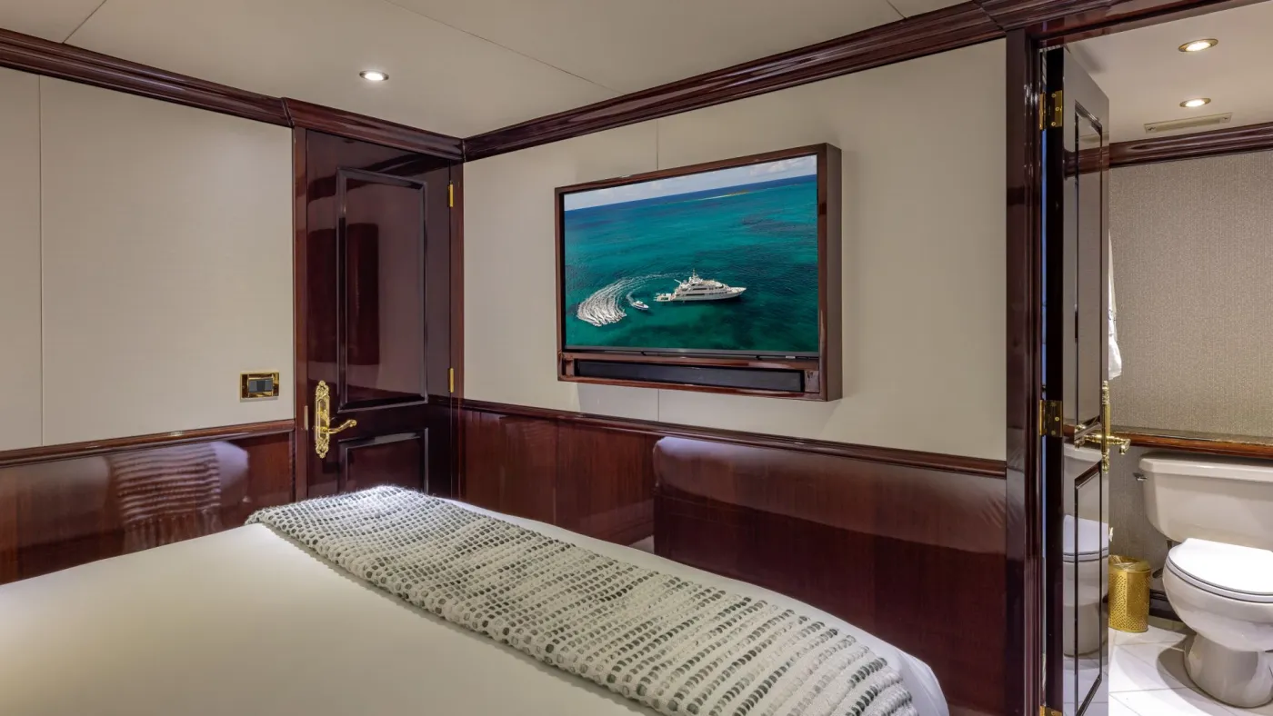 <p>Queen Stateroom #2</p>