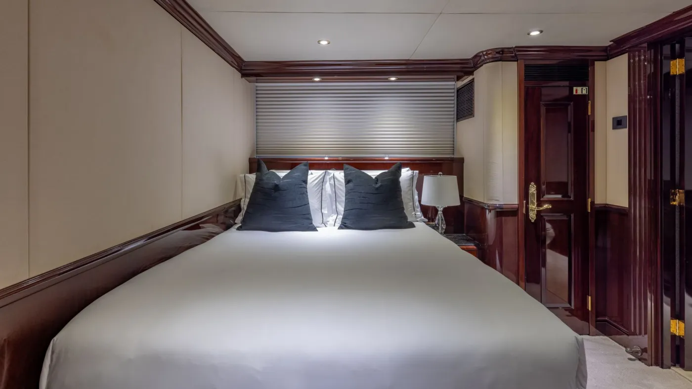 <p>Queen Stateroom #3</p>