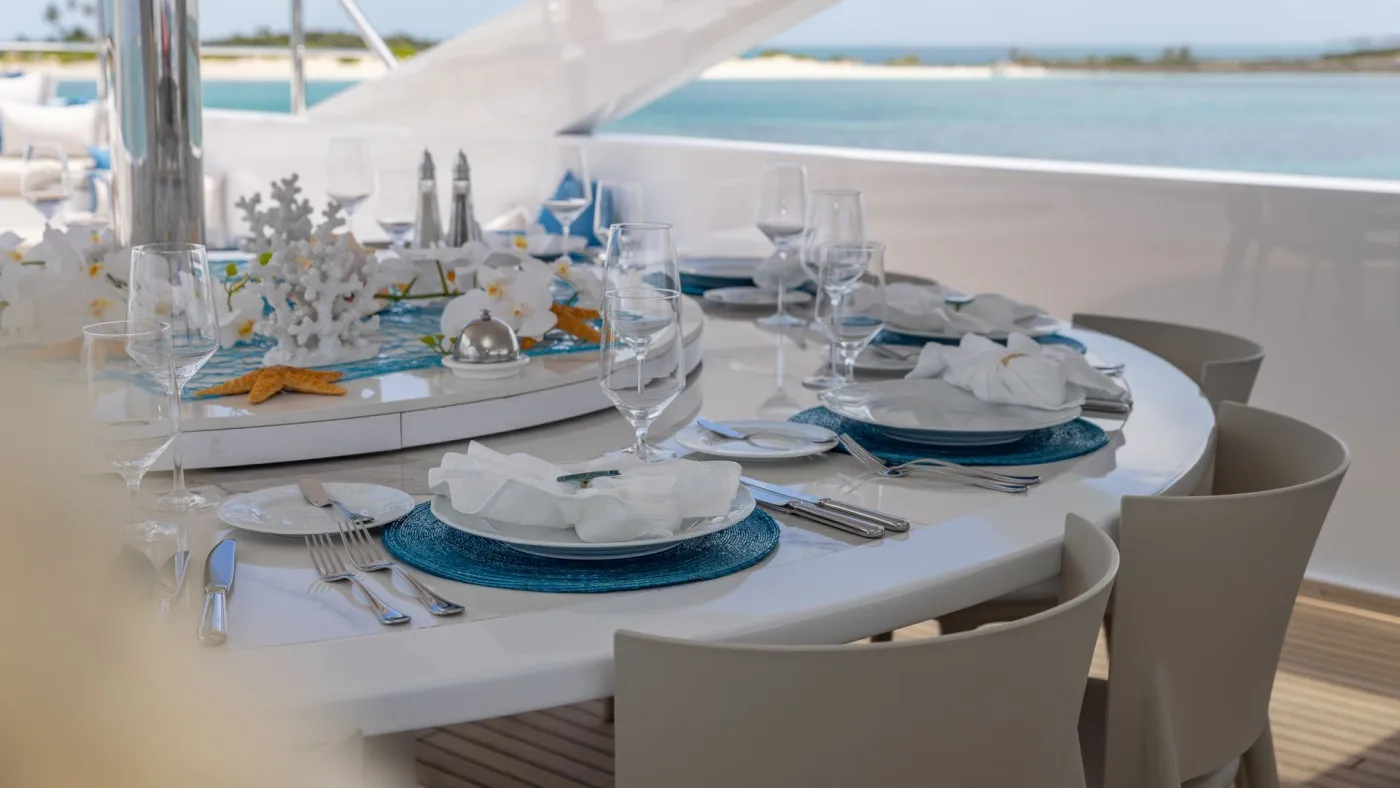 <p>Sundeck Dining Lazy Suzan</p>