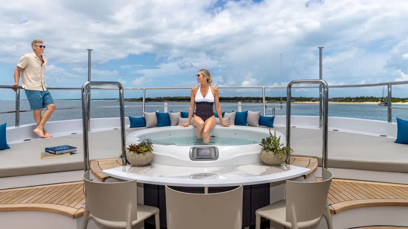 <p>Sundeck Jacuzzi</p>