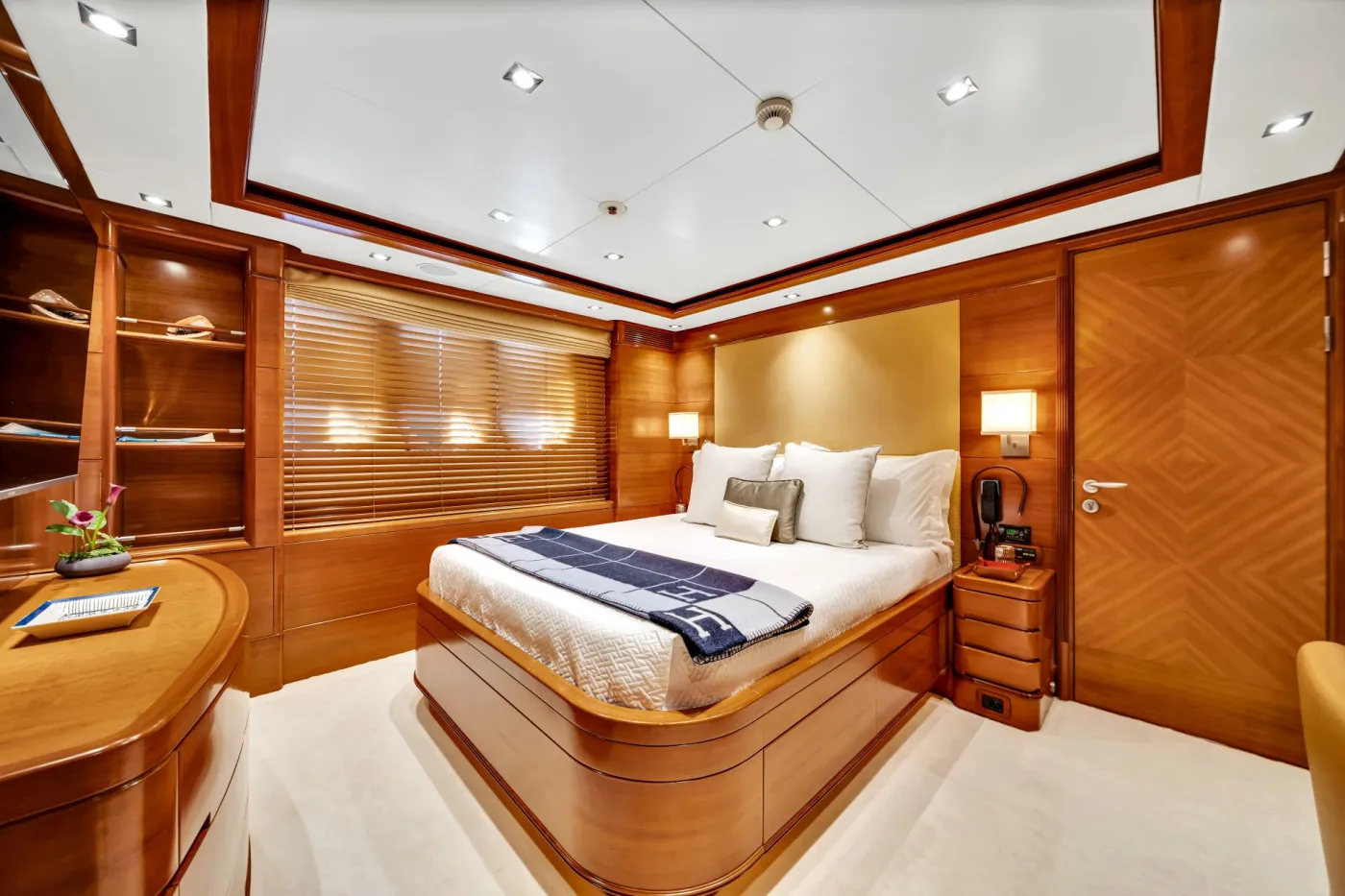 <p>Port & Starboard Queen #1</p>
