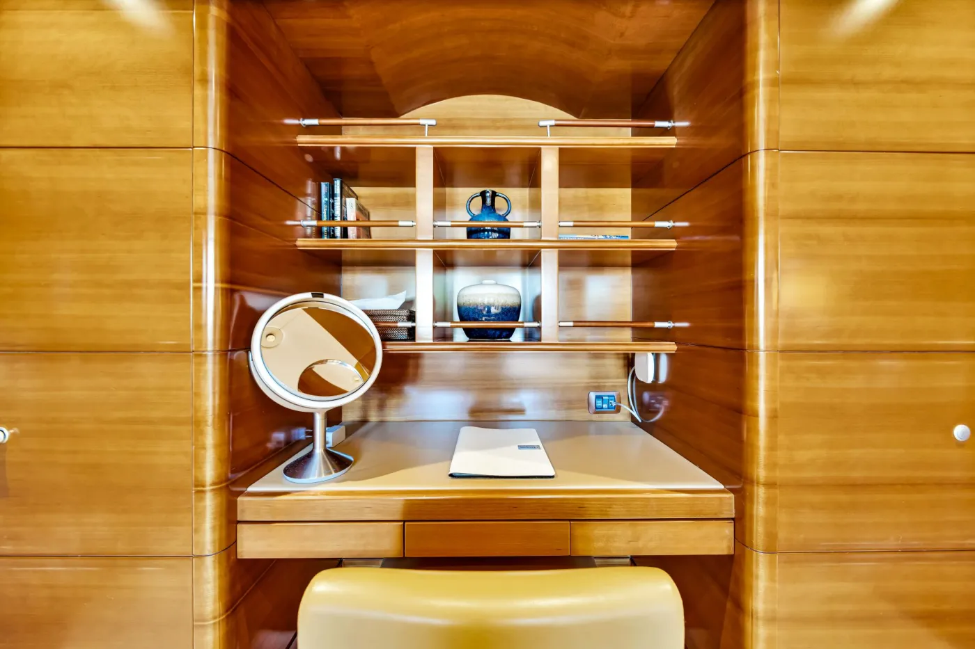 <p>Queen Office #2</p>