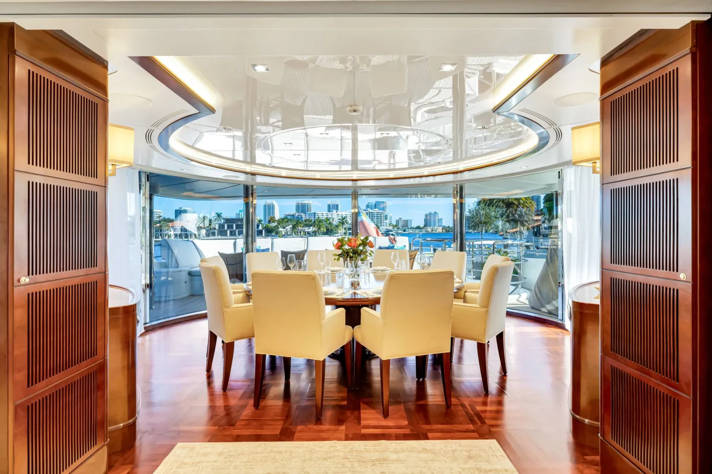 <p>Sky Lounge Aft</p>