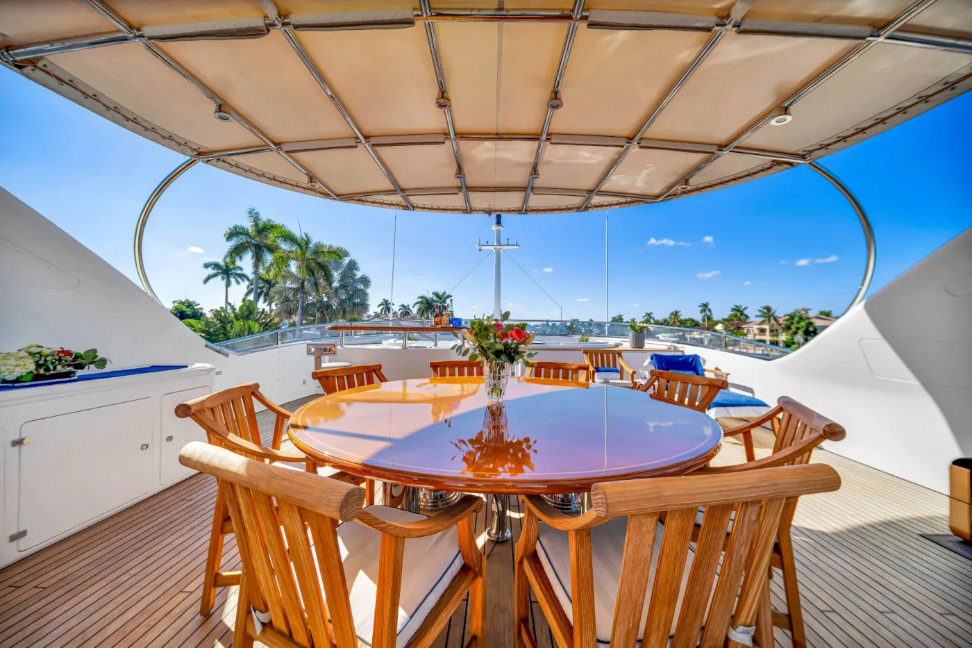 <p>Sundeck Dining</p>