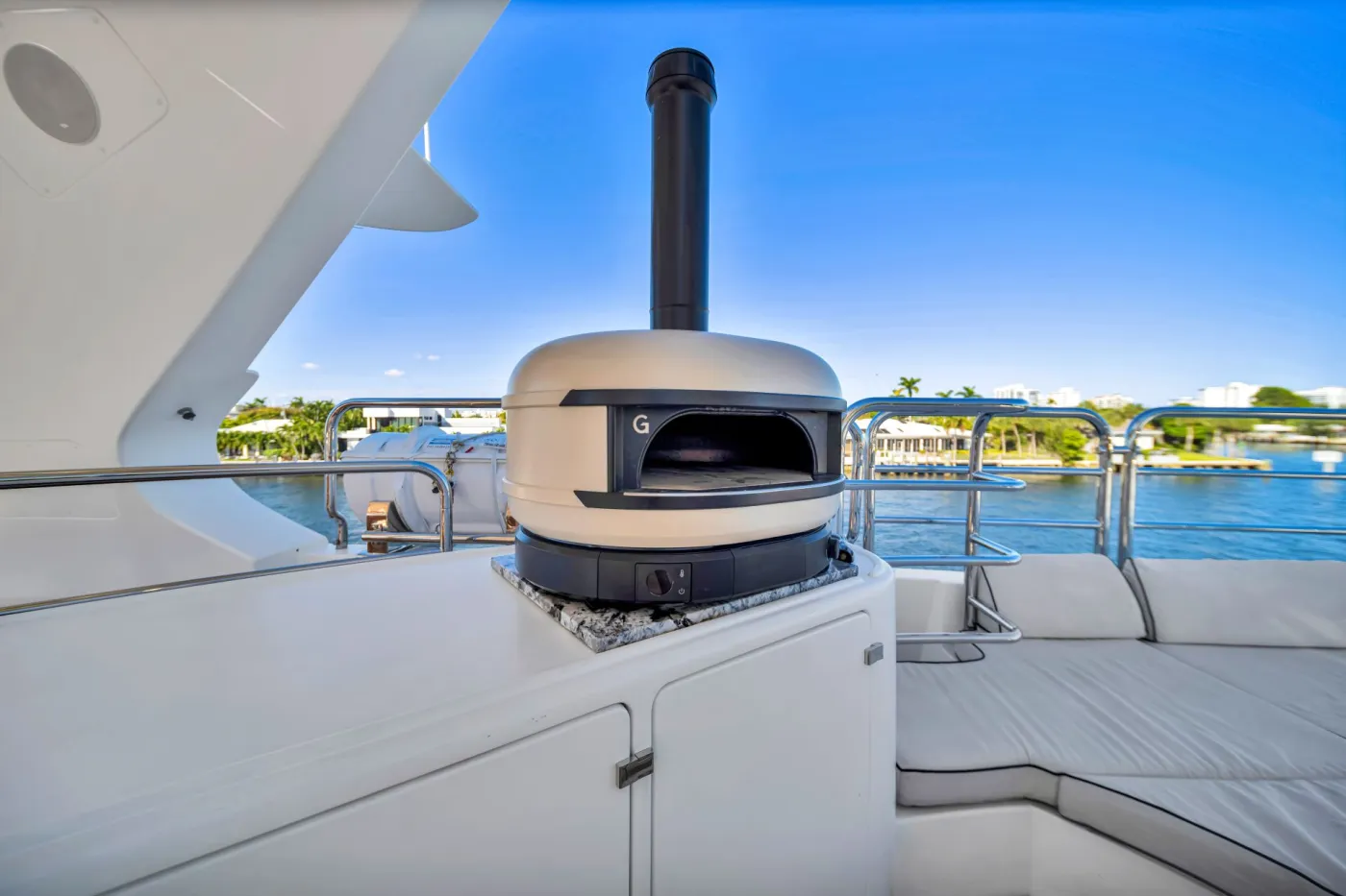 <p>Sundeck Grill</p>