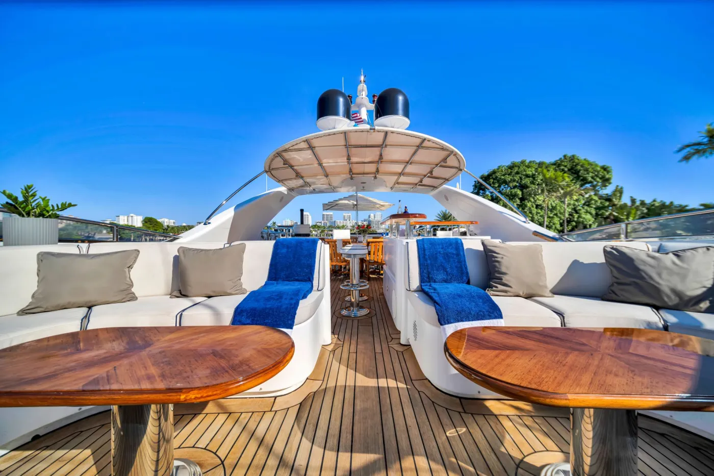 <p>Sundeck Seating Area</p>