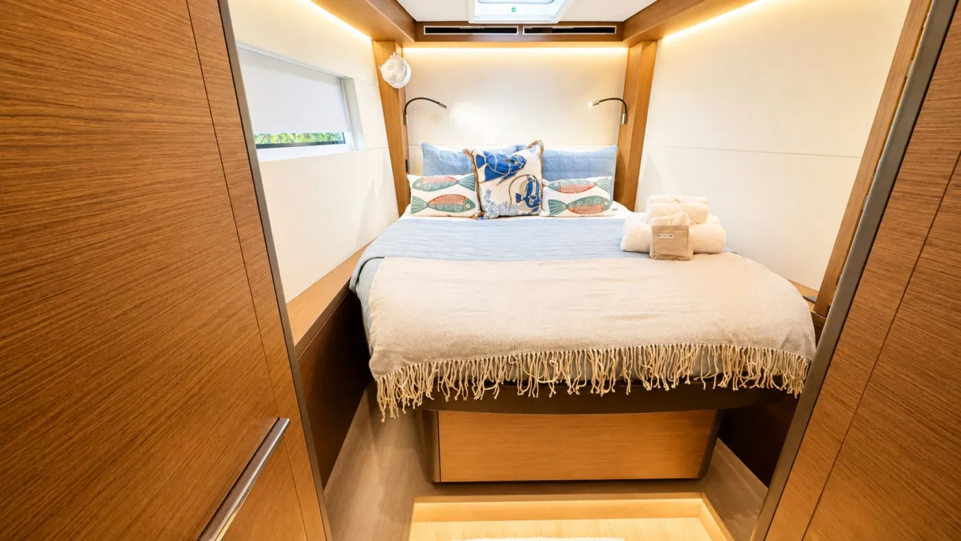 <p>Starboard forward cabin</p>