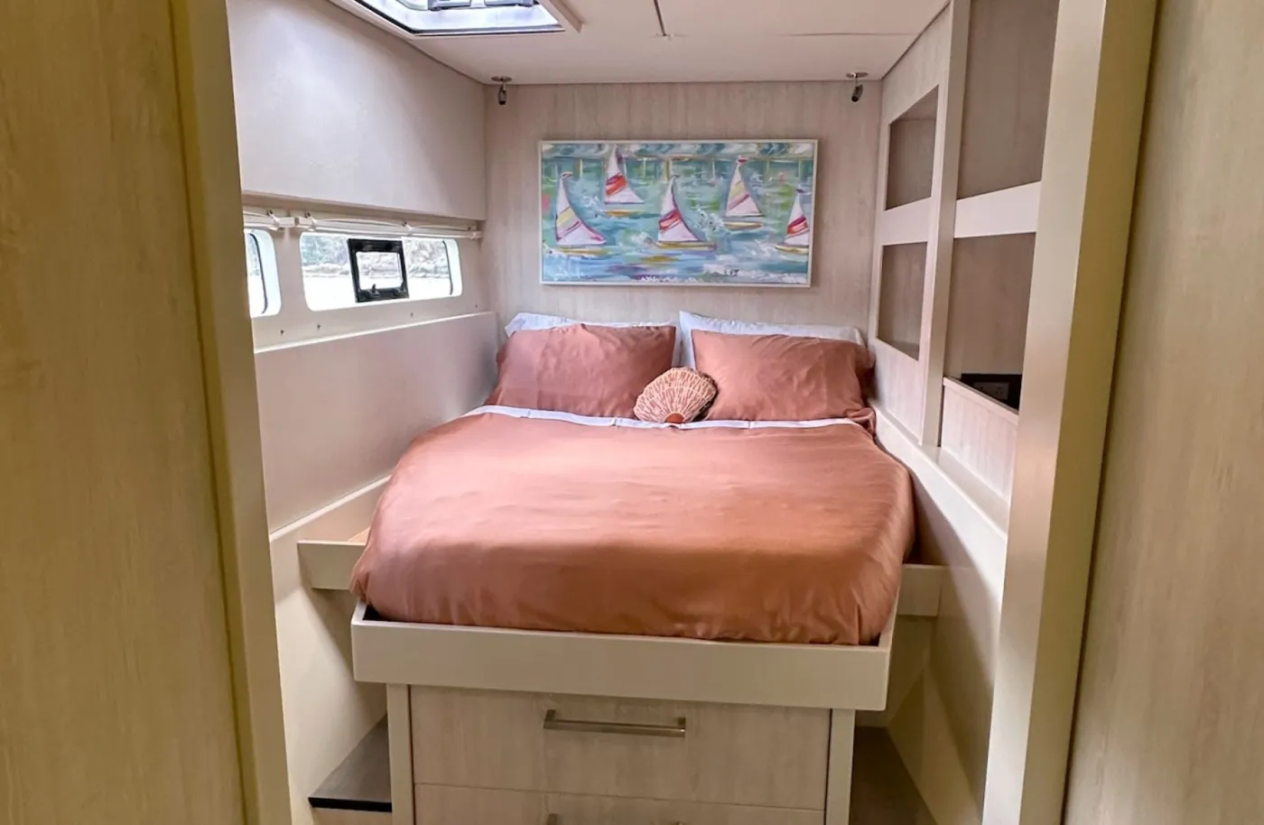 <p>Port forward guest queen suite</p>