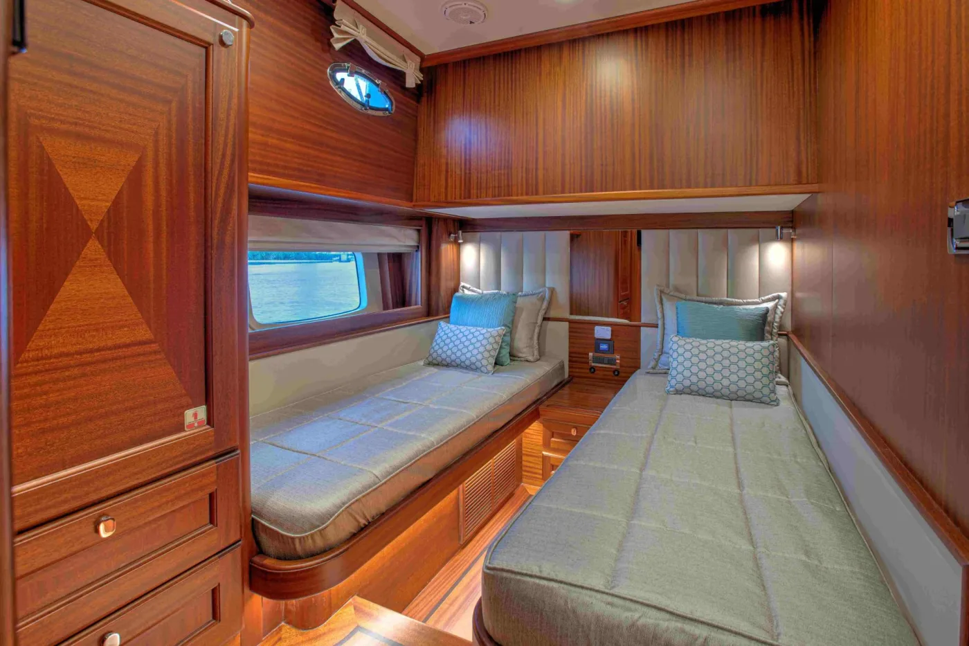 <p>Twin cabin</p>