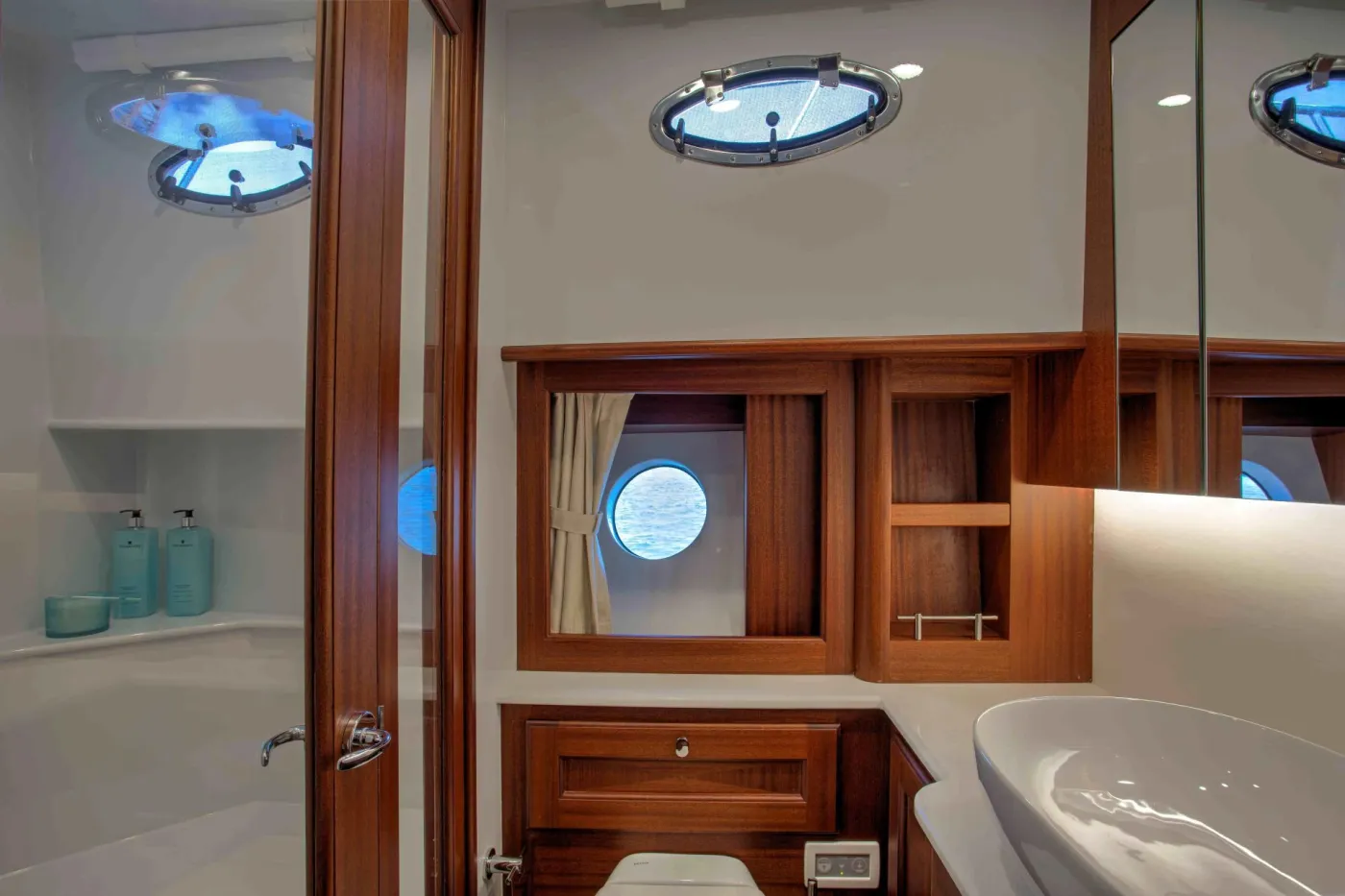 <p>Guest bathroom</p>