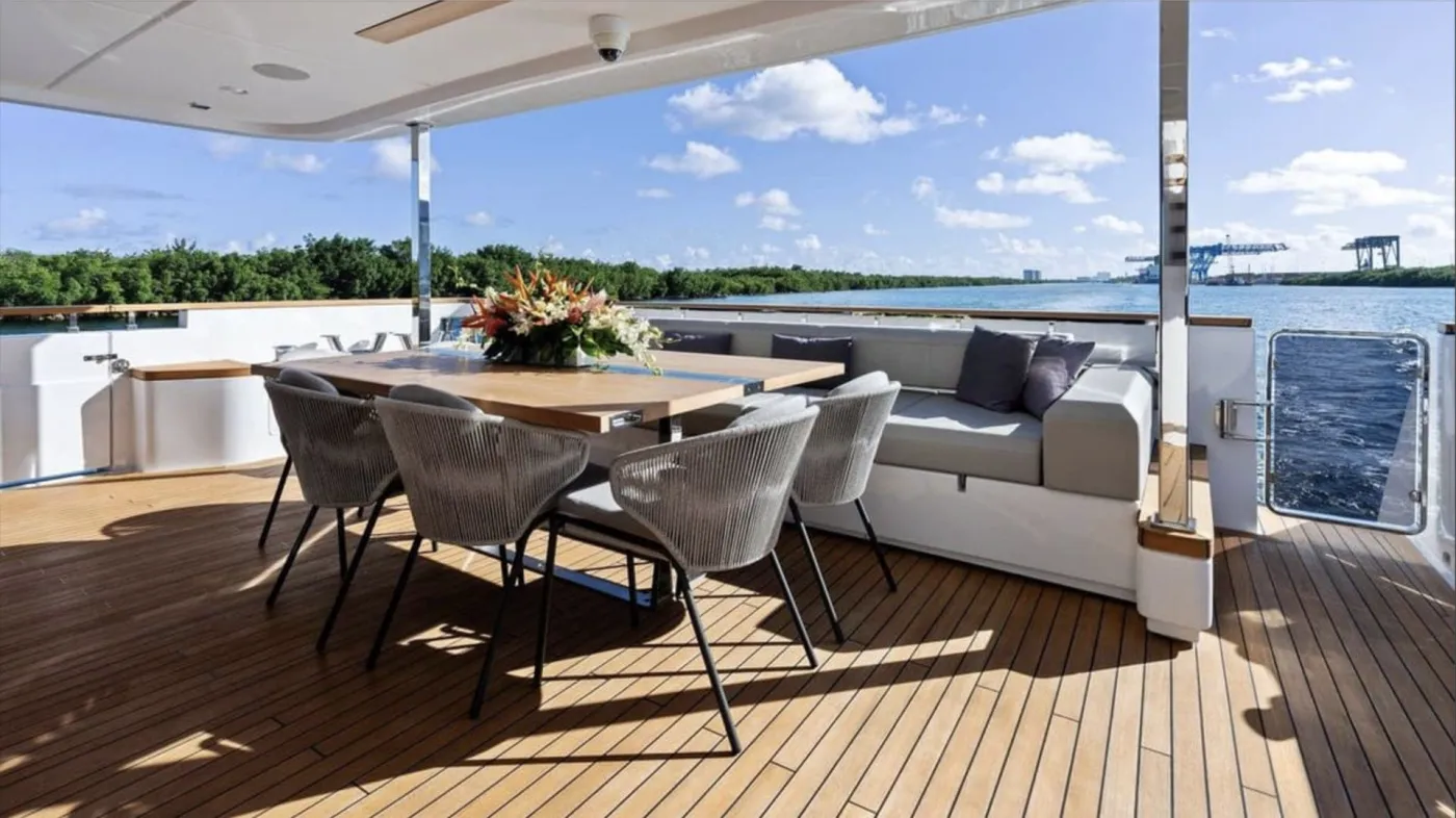 <p>AFT DECK</p>