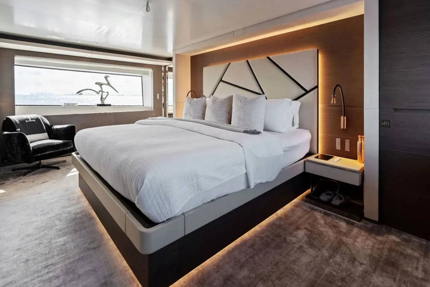 <p>MASTER CABIN</p>