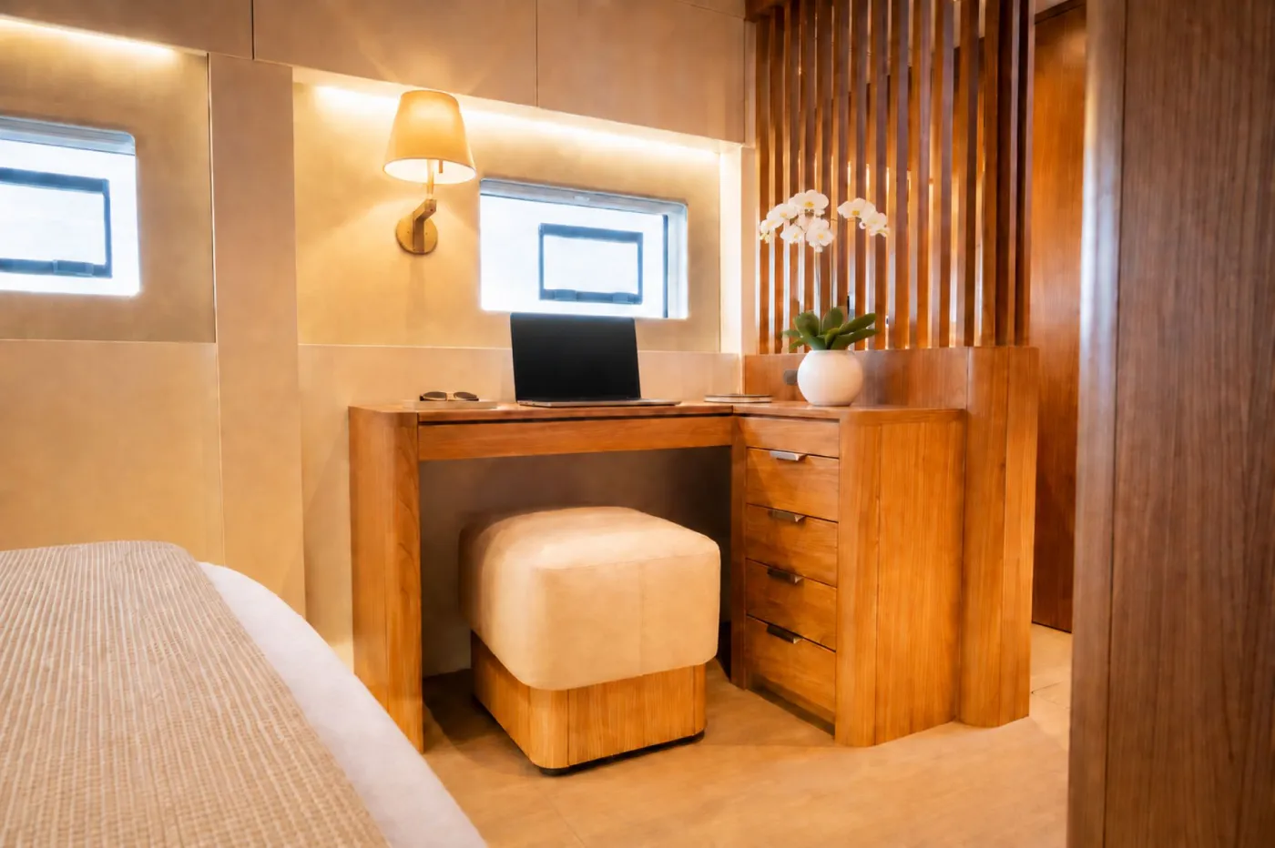 <p>Master Cabin Desk</p>