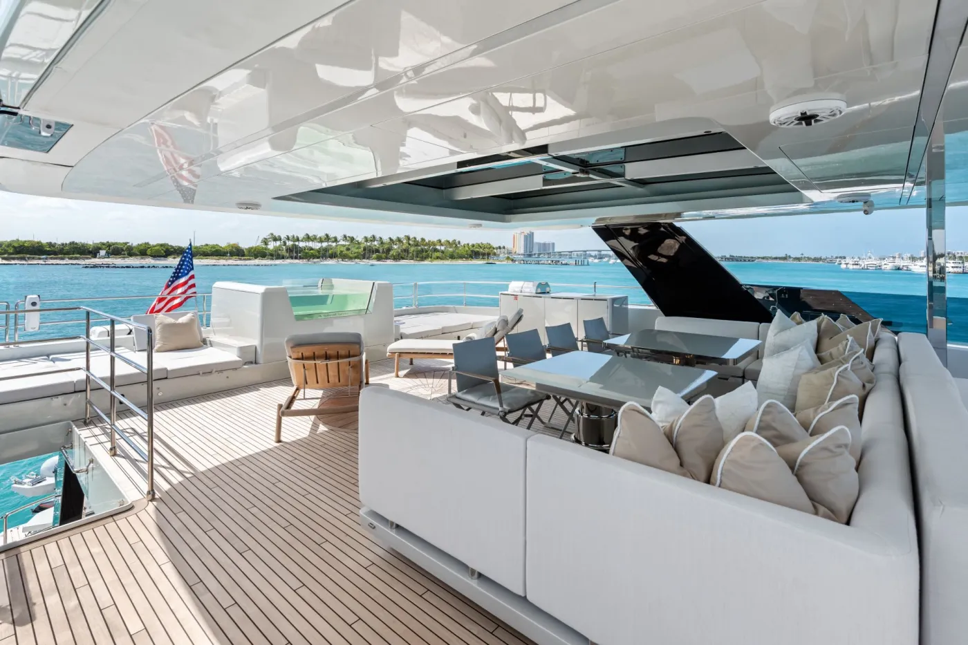 <p>MY TY Sundeck with jacuzzi</p>