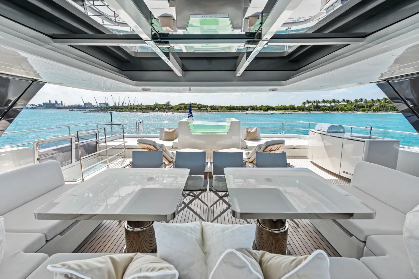 <p>MY TY Sundeck with jacuzzi</p>