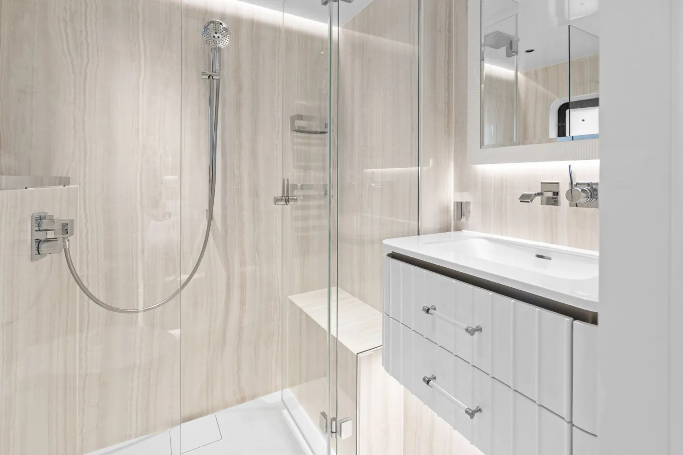 <p>MY TY Guest Head/Shower</p>