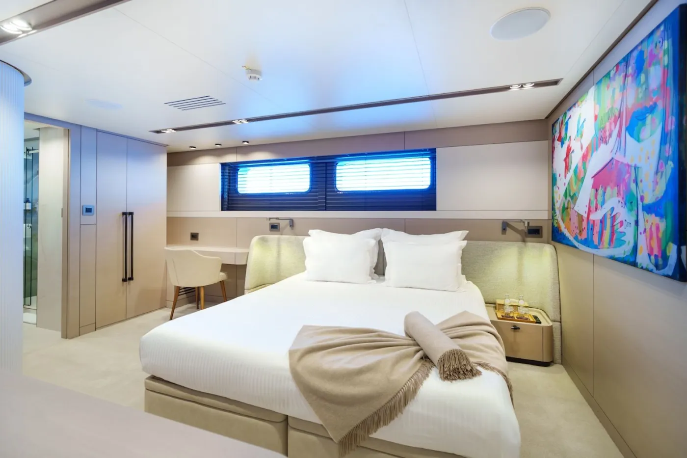 <p>Double Cabin</p>
