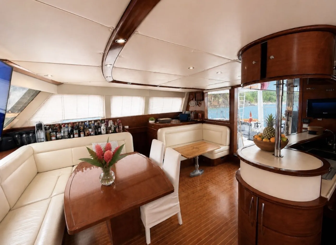 <p>The saloon aon Supernova</p>