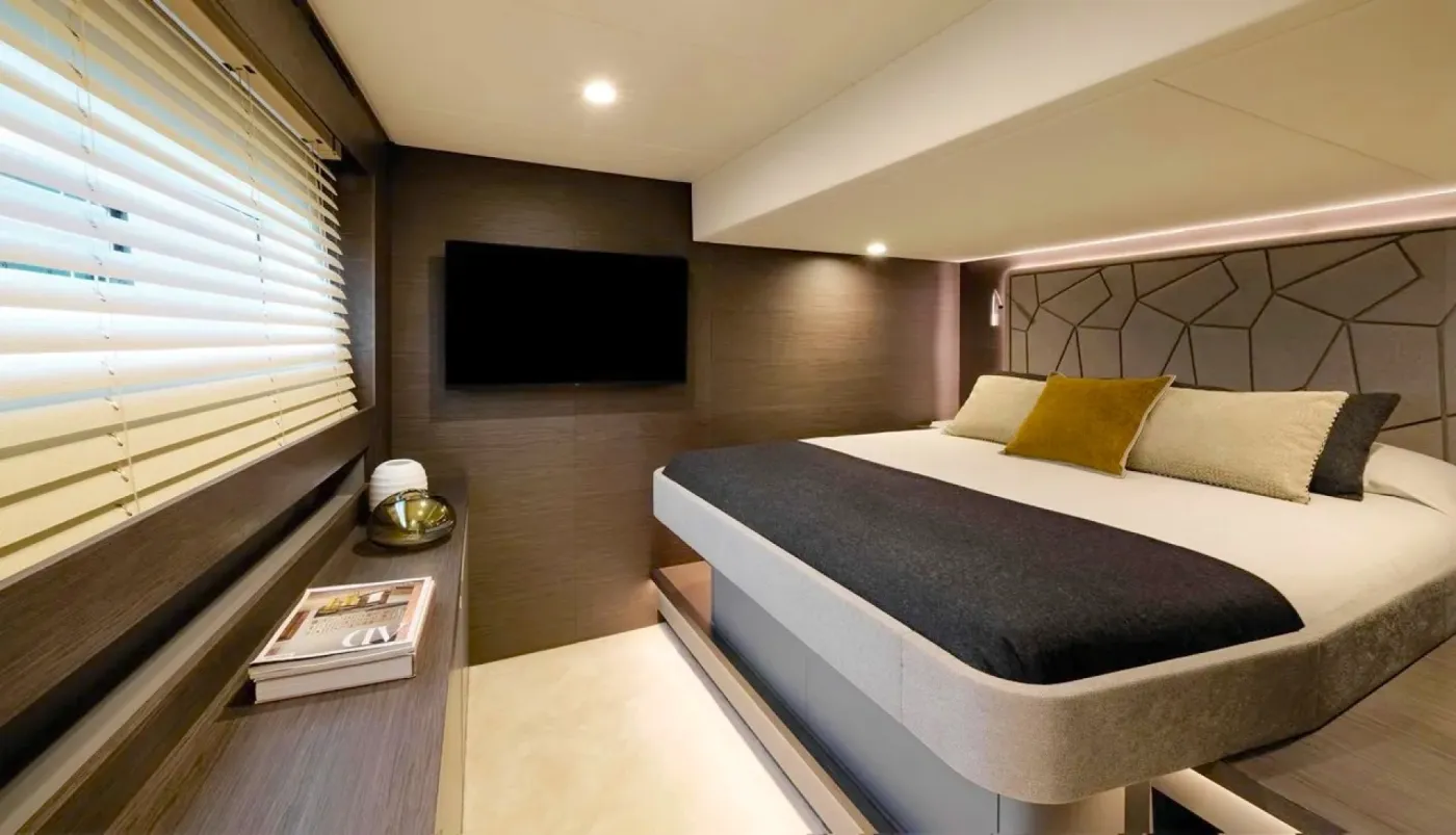 <p>Another of the queen berth guest suites</p>