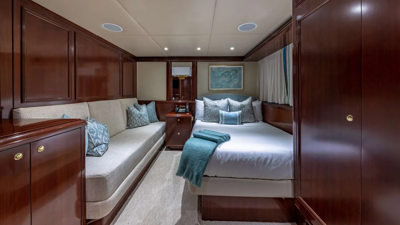 <p>Guest Stateroom with Pullman</p>